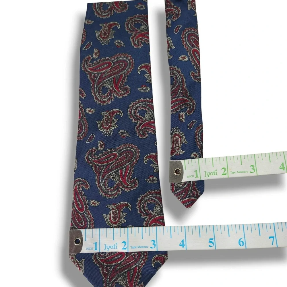 Johnny Carson Italian Silk Necktie Paisley Blue Red Classic‎ Vintage Made USA OS
